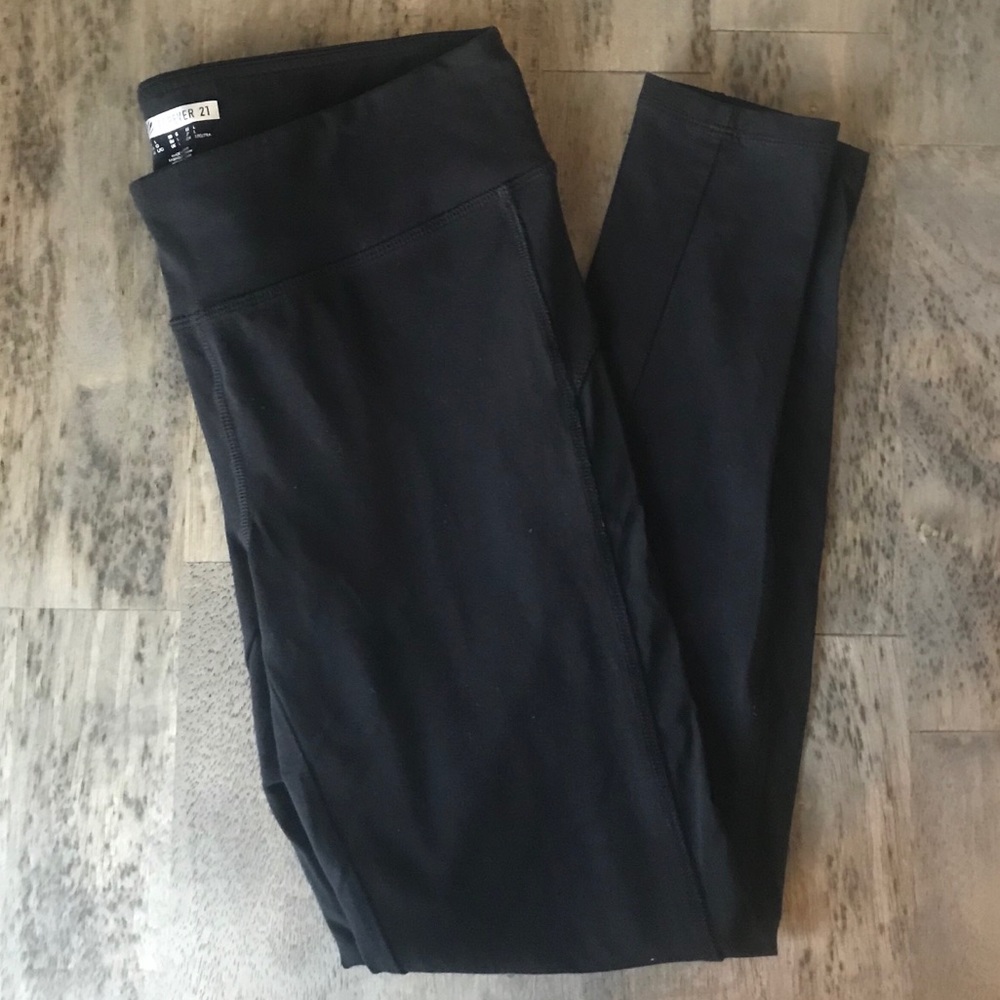 SOLD! 🖤leggings with mesh sides🖤